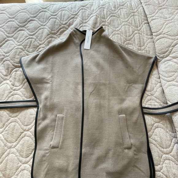 Jacket - Picture 3 of 4